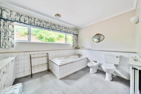 1300089-10-683990...