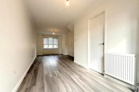 Reed Close, Chatteris, Cambs., PE16 6PD photo 3