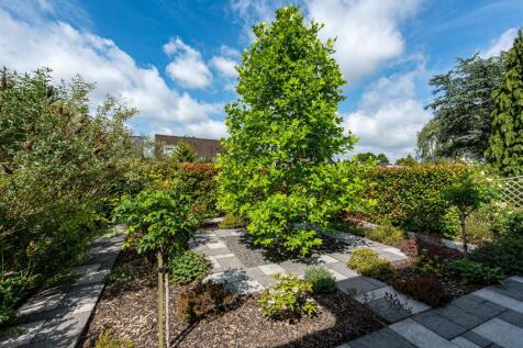 40 Cranmere Avenue-garden1.jpg