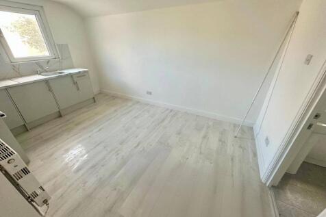 Studio to rent Mackintosh Place, Cathays CF24