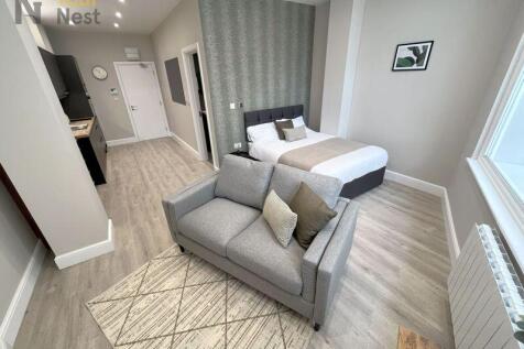 1-bed flat on Apartment 8, Centaur House, Great George Street, Leeds, LS1 3LA, £856/mo