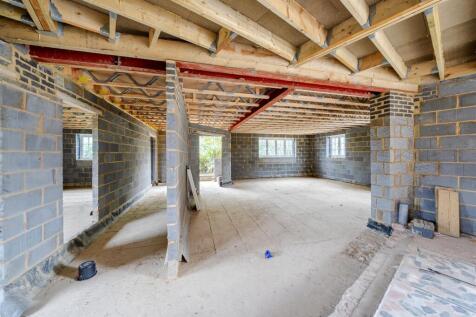 The Toppers, Bridge Road, Stoke Bruerne