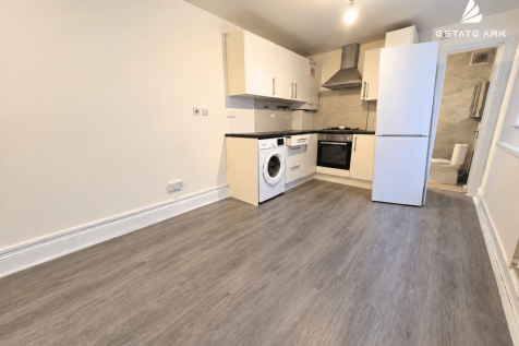 First Floor Flat, Asplins Road, Tottenham, Haringey, London photo 4