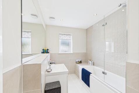 CAM03185G0-PR0104-STILL006