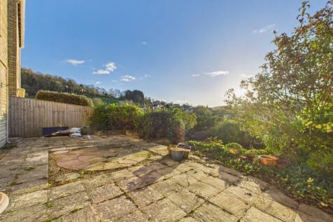 CAM01721G0-PR0105-STILL015