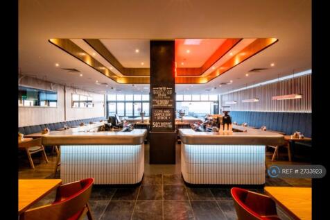 American Bar/Diner On Site, With Room Service.