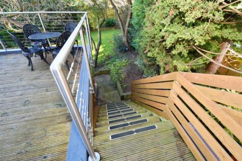 Steps down from annex rear decking.jpg