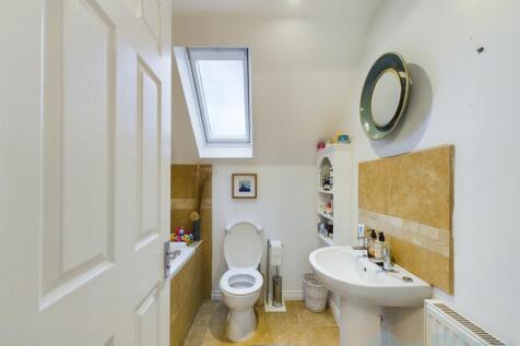 CAM04024G0-PR0018-STILL044