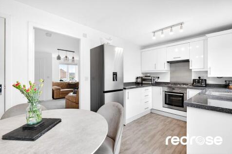 2 Anderton Cres -...