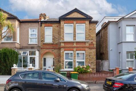 Flat B, 19 Ismaila Road, Forest Gate, London, E7 9PH