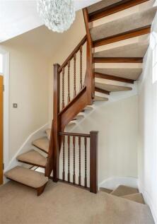 Cherrydown Avenue, E4