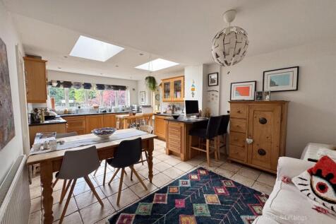 27 Ridgway Rd BS-11.jpg