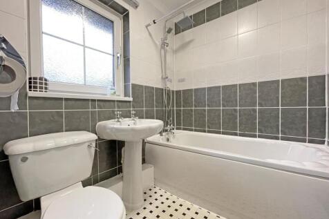 Douglass Road 46 - Bathroom One.jpg