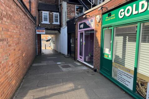 Retail Property (high street) to rent Image 4