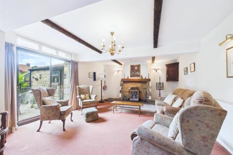 Living Area.jpg