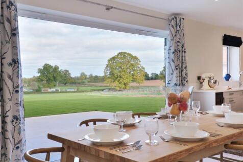 5 Exchequer Court Thruxton (25).jpg