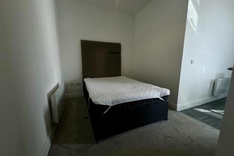 Empire House, Cardiff Bay photo 3