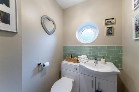 17 Woodham Close-023.jpg