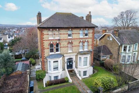 Gravesend, DA12 - property photo