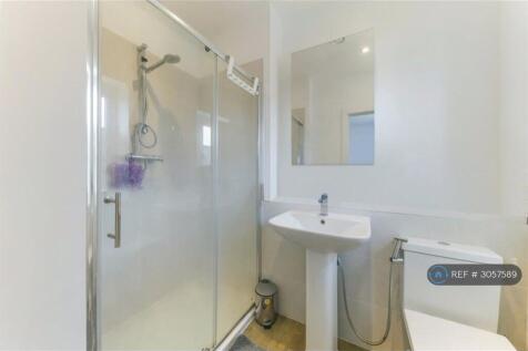Aylsham Road, Tadworth, KT20 photo 4