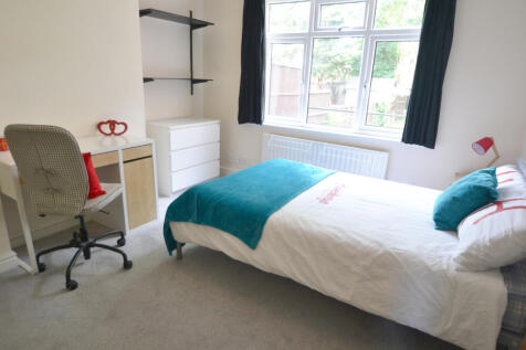5-bed detached on Rutland Road, West Bridgford, NG2, £1,950/mo