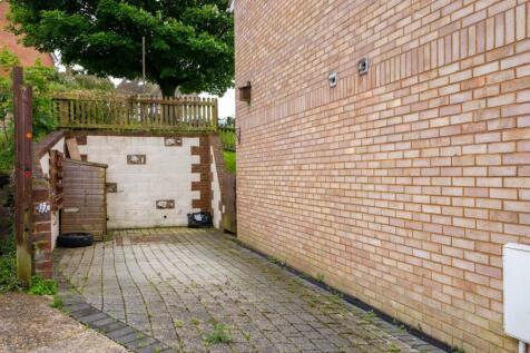 66 Connell Drive-2.jpg