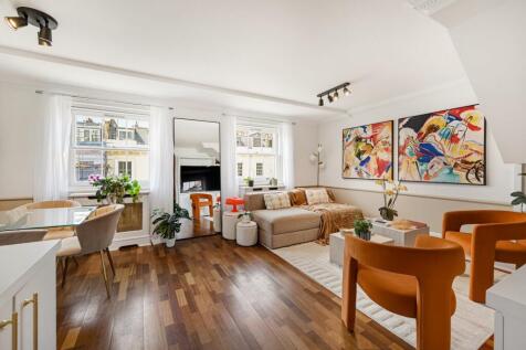 property in Gloucester Street, 
Pimlico, SW1V