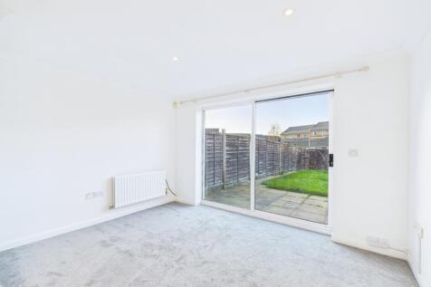 CAM01909G0-PR0430-STILL007