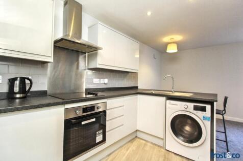 Kitchen to Lounge.