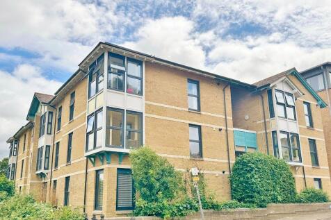 2-bed flat on Auckland Court, Auckland Road, Cambridge, £1,600/mo