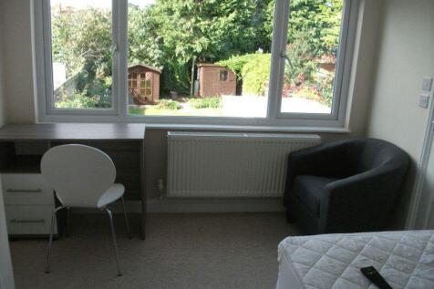 ROOM LET WITH ENSUITE photo 5