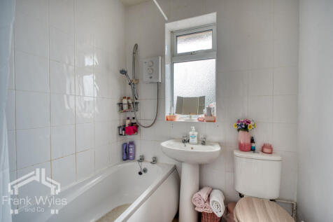 _D758137_hdr