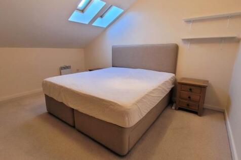 Bedroom (4).jpg
