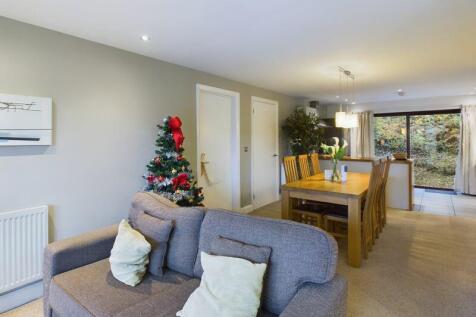 lounge to dining area