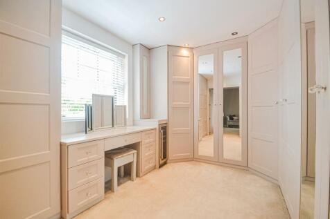 Bed One Dressing Room