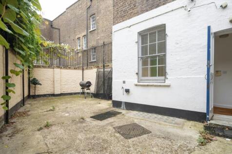 Private Courtyard