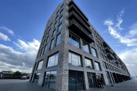 17-18 Lower Dock Walk