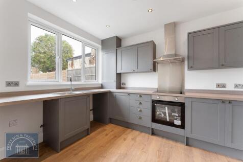 Devon Close, Buckhurst Hill photo 4