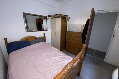 Cosy double bedroom with ample storage space...