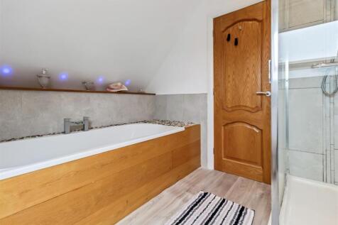 Seafield Avenue, 6-  14.jpg