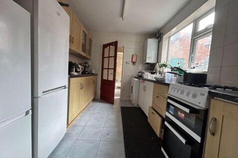 Kimbolton Avenue, Nottingham photo 3