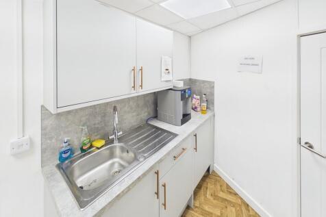 Office to rent Image 3