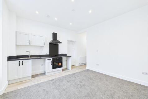 Sitting Room / Kitchen / Dining Area