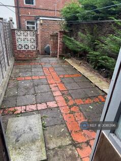 Old Mold Road, Wrexham, LL11 photo 4