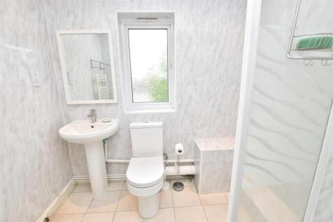SHOWER ROOM/WC