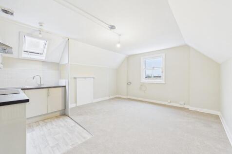 Studio room (2)