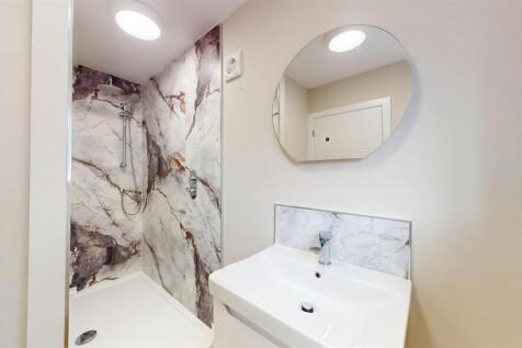 Drawwell Street, bathroom