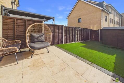 Presented by Clinton at EweMove Bexleyheath and Da
