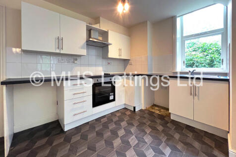 Flat 1, Olivias Court, 67 Smith Lane, Bradford, BD9 6DD photo 3