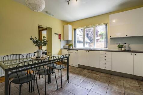 Harlaxton Drive, Nottingham, NG7 photo 4